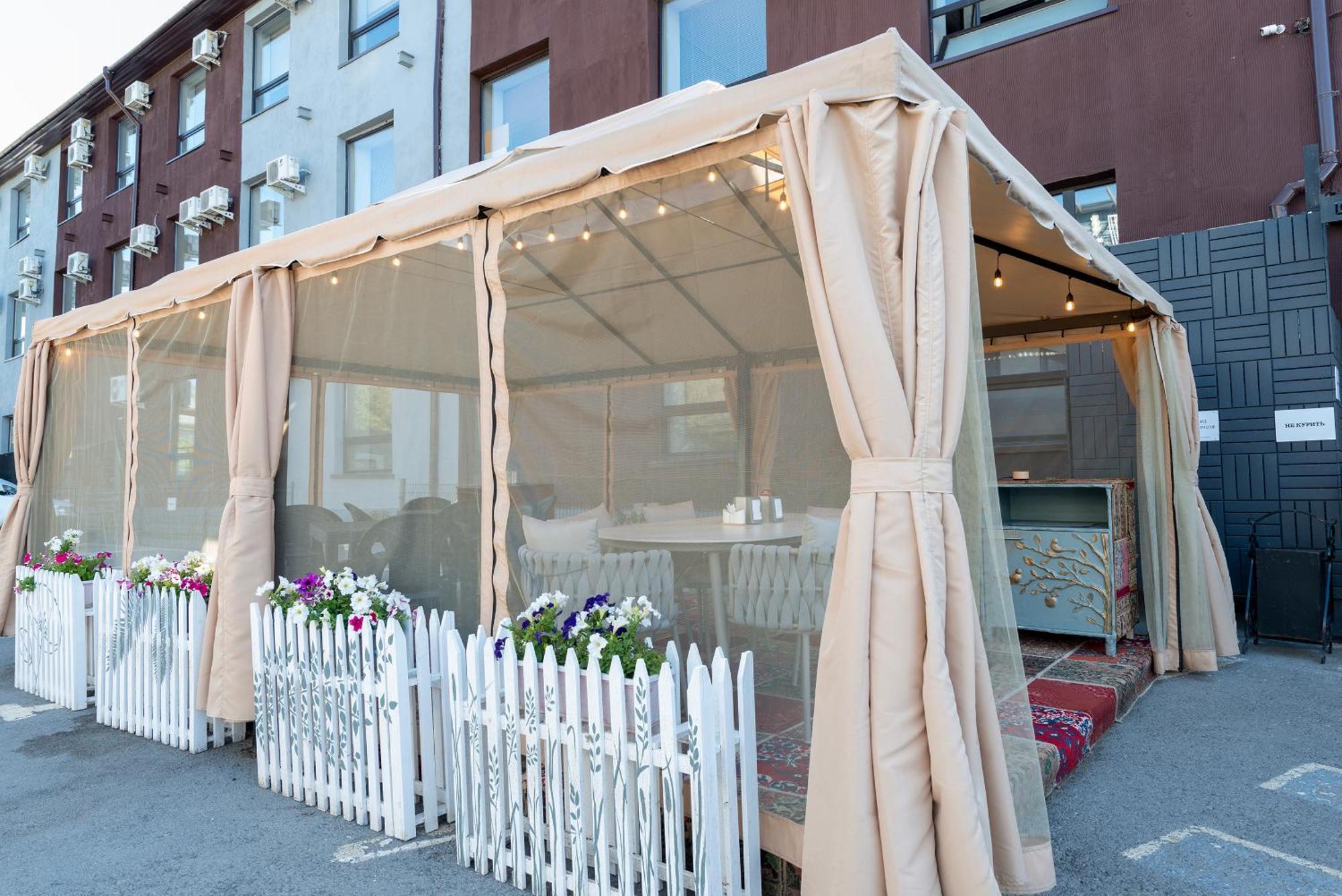 Inn Ozz Karaganda Luaran gambar